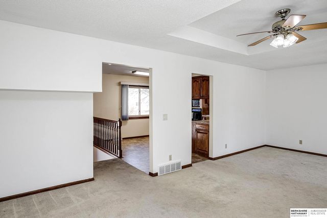 21479 Brentwood Road, Elkhorn, NE 68022