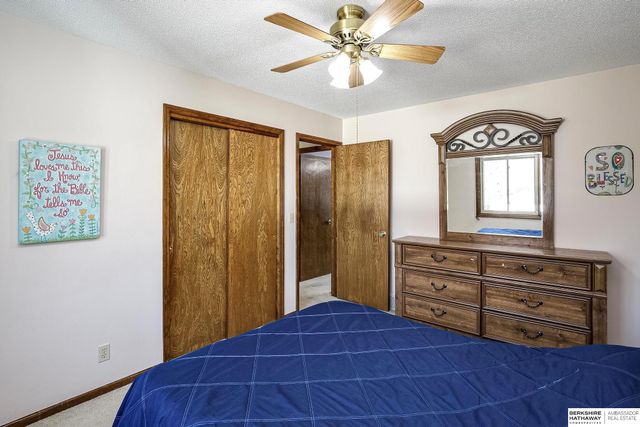 21479 Brentwood Road, Elkhorn, NE 68022