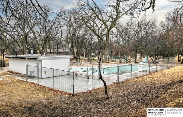 21479 Brentwood Road, Elkhorn, NE 68022