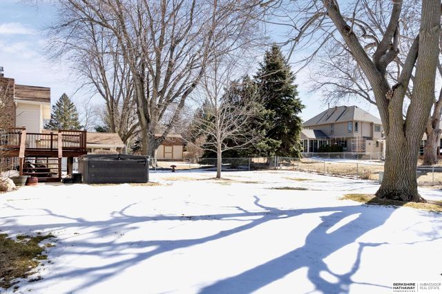 21479 Brentwood Road, Elkhorn, NE 68022