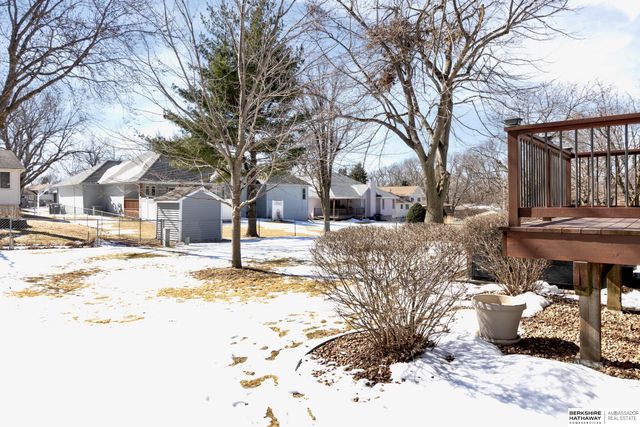 21479 Brentwood Road, Elkhorn, NE 68022