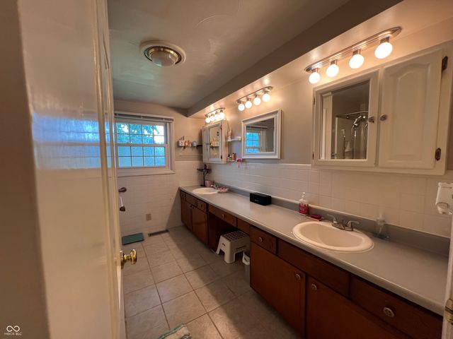 600 N Fir Tree Drive, Muncie, IN 47304