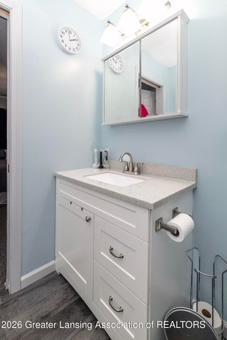4037 S Pine Dell Drive, Lansing, MI 48911