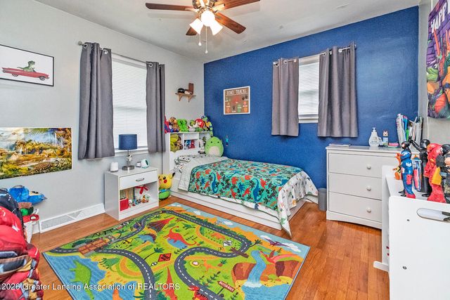 4037 S Pine Dell Drive, Lansing, MI 48911