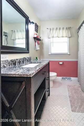 4037 S Pine Dell Drive, Lansing, MI 48911
