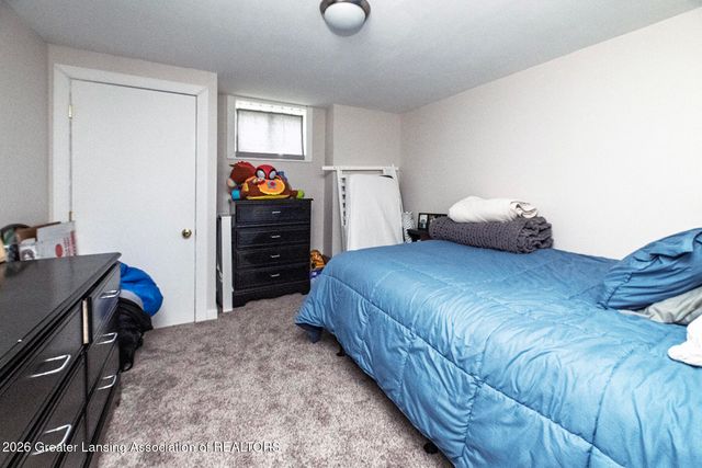 4037 S Pine Dell Drive, Lansing, MI 48911