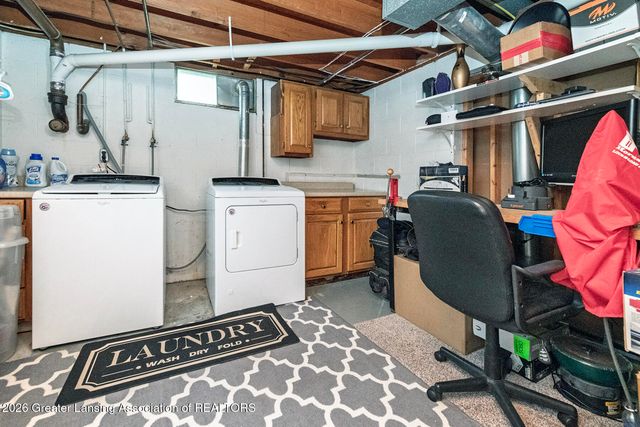 4037 S Pine Dell Drive, Lansing, MI 48911