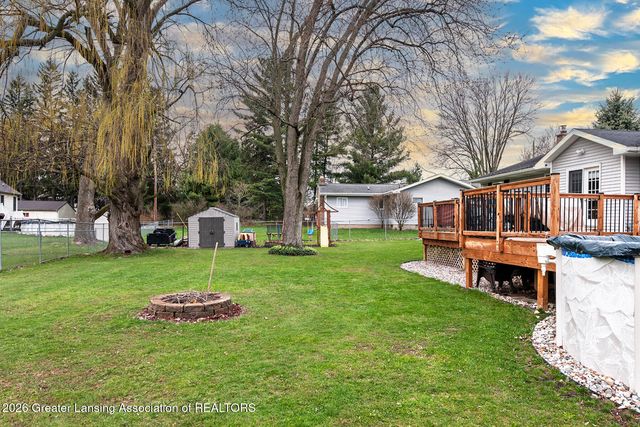 4037 S Pine Dell Drive, Lansing, MI 48911
