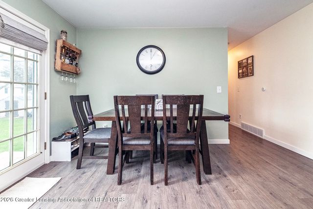 4037 S Pine Dell Drive, Lansing, MI 48911