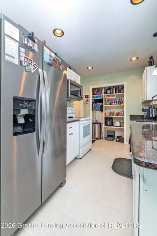 4037 S Pine Dell Drive, Lansing, MI 48911