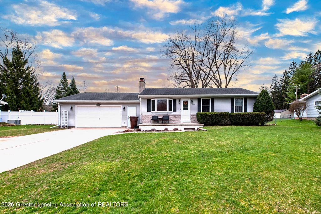 4037 S Pine Dell Drive, Lansing, MI 48911
