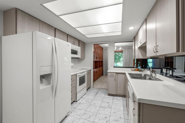 8549 Irwin Road 239, Bloomington, MN 55437