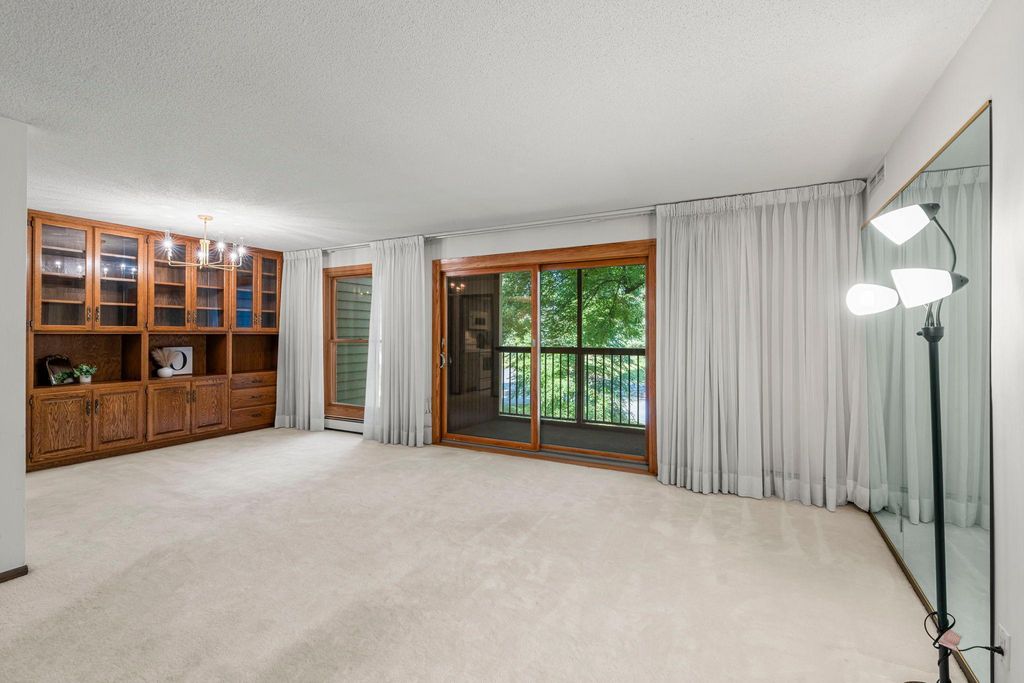 8549 Irwin Road 239, Bloomington, MN 55437