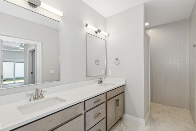 330 W Boxthorn Dr, Andover, KS 67002