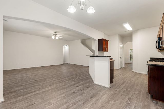 950 Oak Glen Drive, Willis, TX 77378