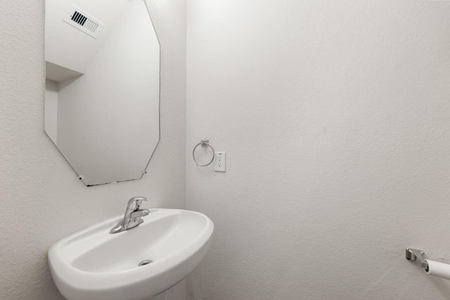 950 Oak Glen Drive, Willis, TX 77378