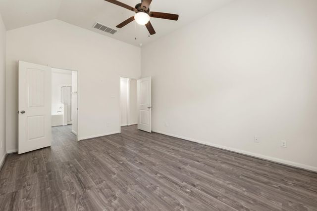 950 Oak Glen Drive, Willis, TX 77378