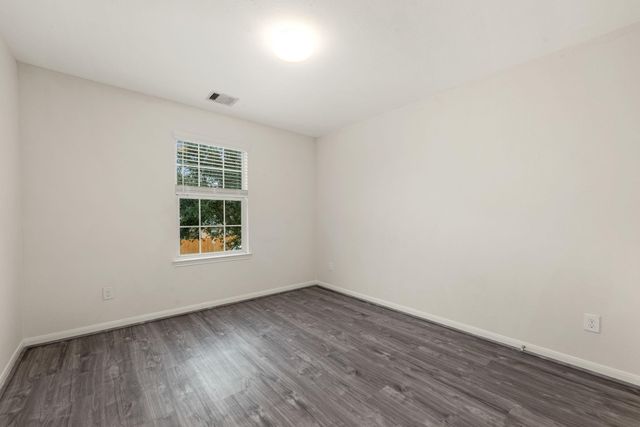 950 Oak Glen Drive, Willis, TX 77378