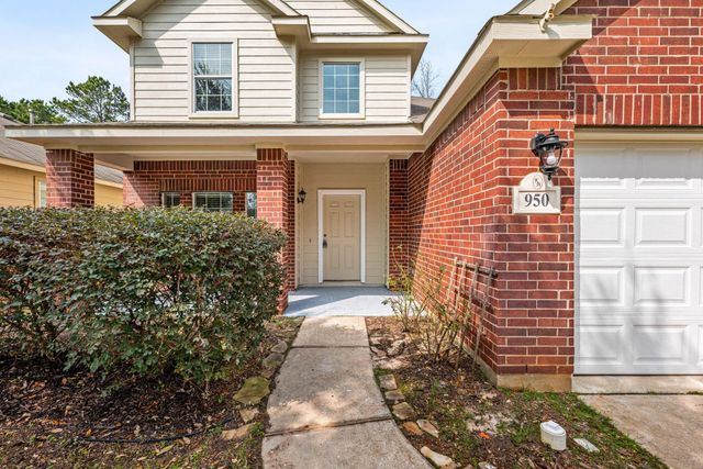 950 Oak Glen Drive, Willis, TX 77378