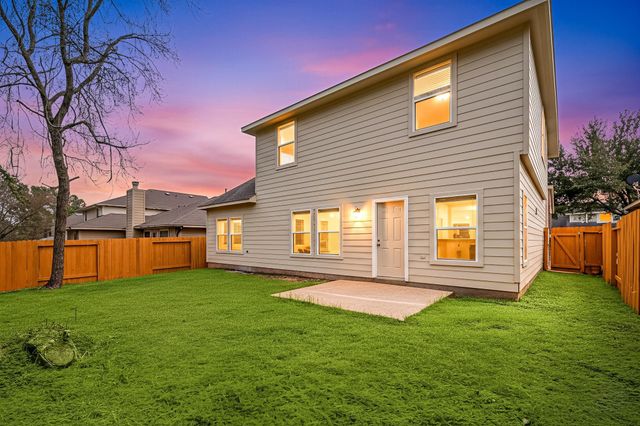 950 Oak Glen Drive, Willis, TX 77378