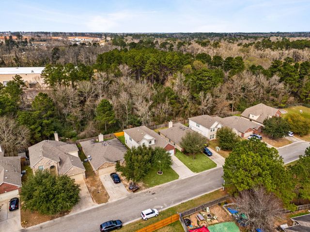 950 Oak Glen Drive, Willis, TX 77378
