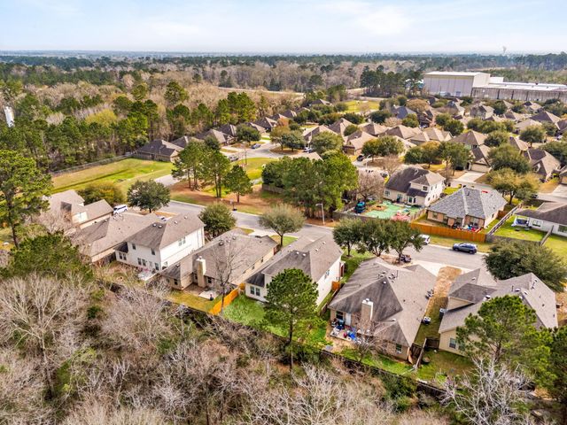 950 Oak Glen Drive, Willis, TX 77378