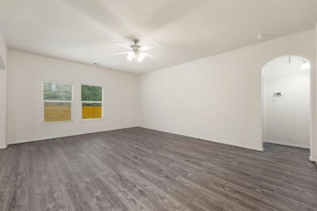 950 Oak Glen Drive, Willis, TX 77378