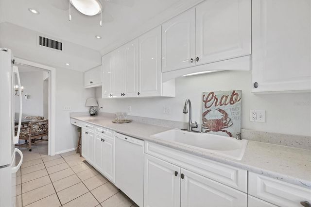 4825 GULF OF MEXICO DRIVE 202, Longboat Key, FL 34228