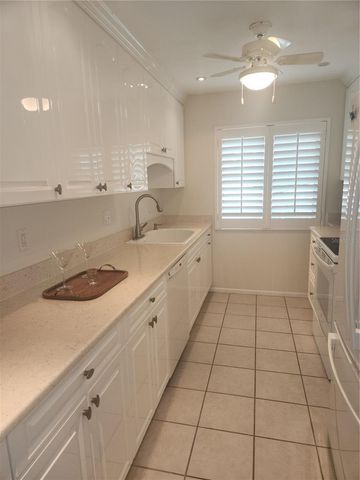 4825 GULF OF MEXICO DRIVE 202, Longboat Key, FL 34228