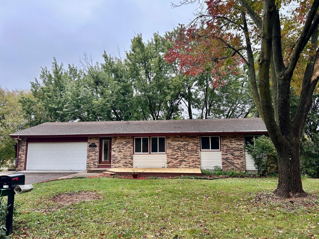 6245 Annapolis Lane N, Maple Grove, MN 55311