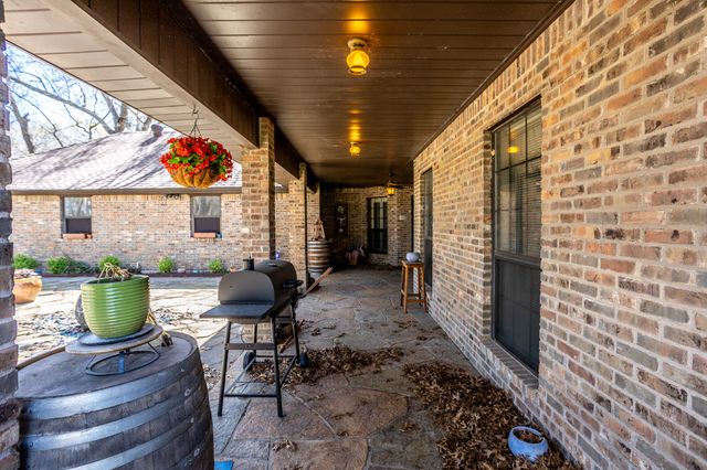 714 MILL CREEK Road, Lancaster, TX 75146