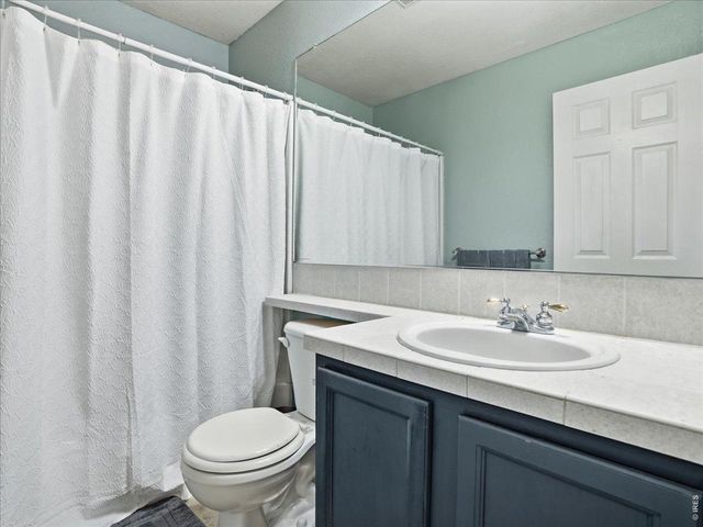 24703 E Kansas Cir, Aurora, CO 80018