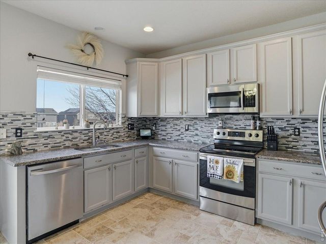 24703 E Kansas Cir, Aurora, CO 80018