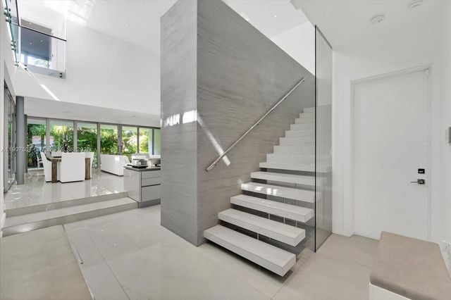 7830 Atlantic Way, Miami Beach, FL 33141