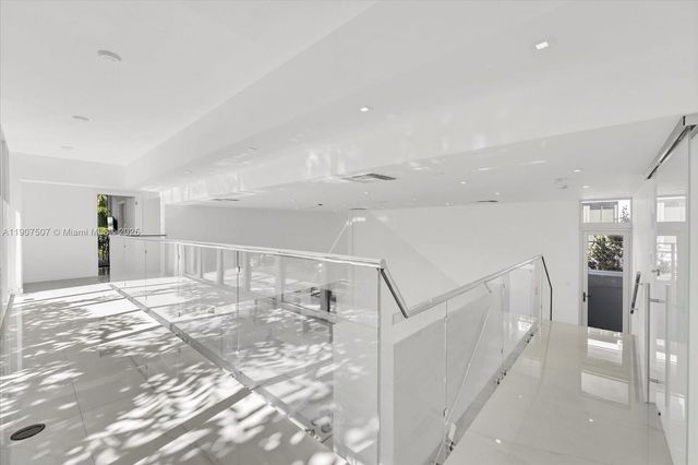 7830 Atlantic Way, Miami Beach, FL 33141