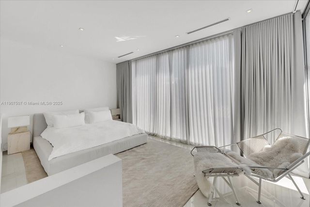 7830 Atlantic Way, Miami Beach, FL 33141