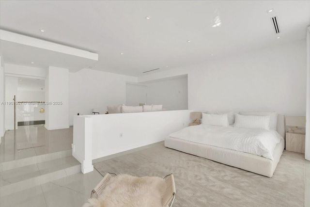 7830 Atlantic Way, Miami Beach, FL 33141