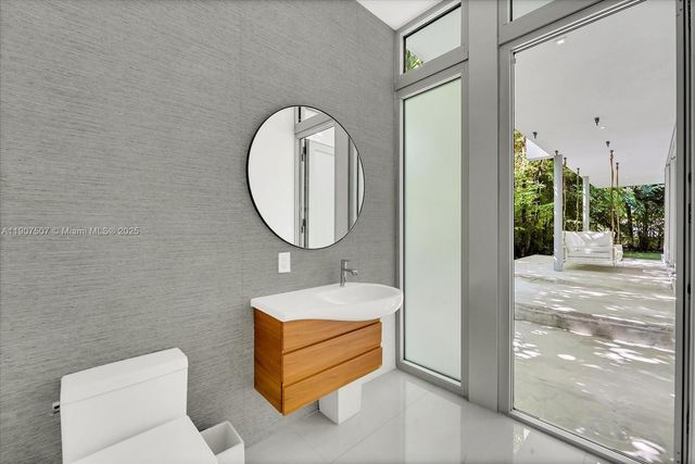 7830 Atlantic Way, Miami Beach, FL 33141