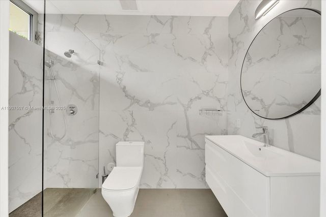 7830 Atlantic Way, Miami Beach, FL 33141