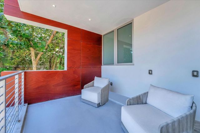 7830 Atlantic Way, Miami Beach, FL 33141