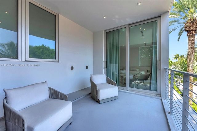 7830 Atlantic Way, Miami Beach, FL 33141