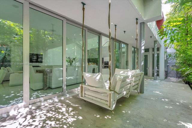 7830 Atlantic Way, Miami Beach, FL 33141