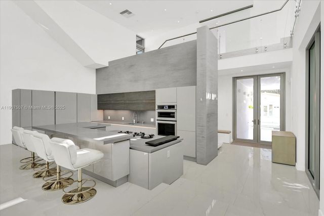 7830 Atlantic Way, Miami Beach, FL 33141