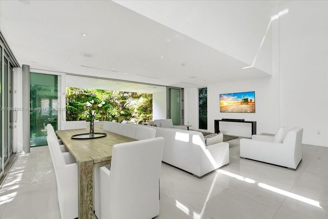 7830 Atlantic Way, Miami Beach, FL 33141