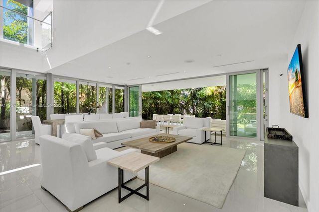 7830 Atlantic Way, Miami Beach, FL 33141