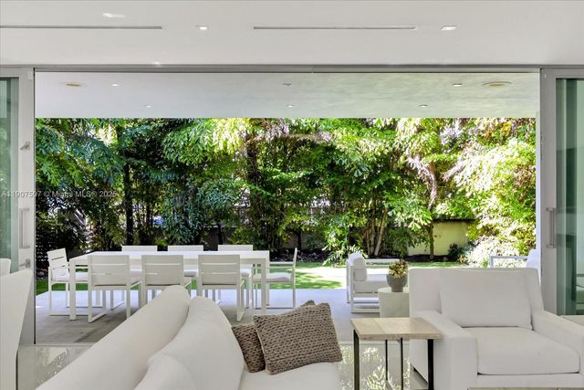 7830 Atlantic Way, Miami Beach, FL 33141