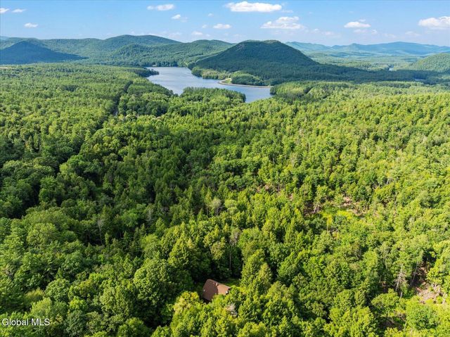 1087 N Hunt Lake Road, Corinth, NY 12822