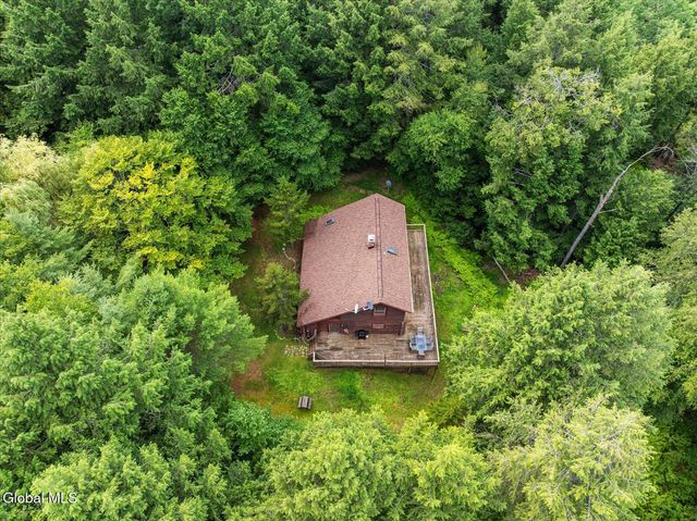 1087 N Hunt Lake Road, Corinth, NY 12822