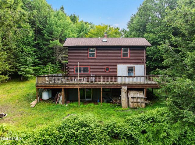 1087 N Hunt Lake Road, Corinth, NY 12822