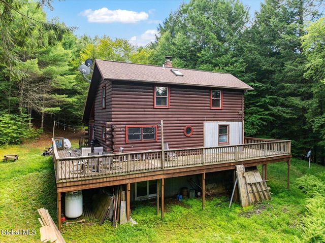 1087 N Hunt Lake Road, Corinth, NY 12822